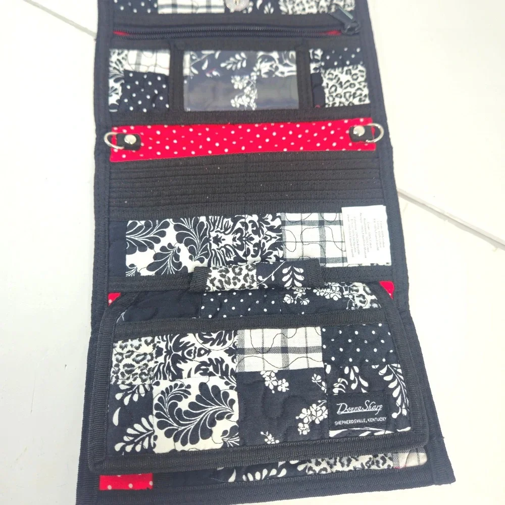 Donna Sharp Quilted Patchwork Wallet Black White Red Snap Close Organizer Clutch